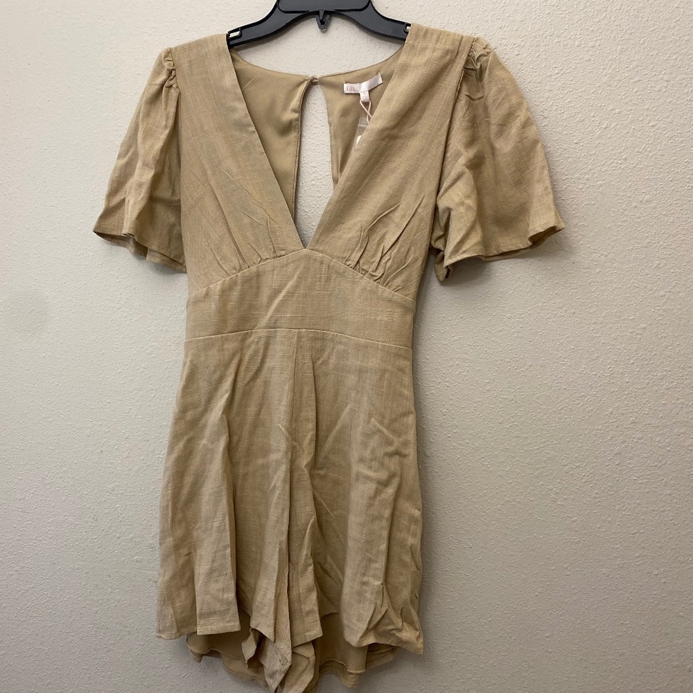 GB Rayon Linen Blend Tan V Neck Short Sleeve RomperSmall NWT